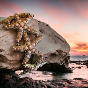 Starfish bracelet. Stretchy and really cute.
